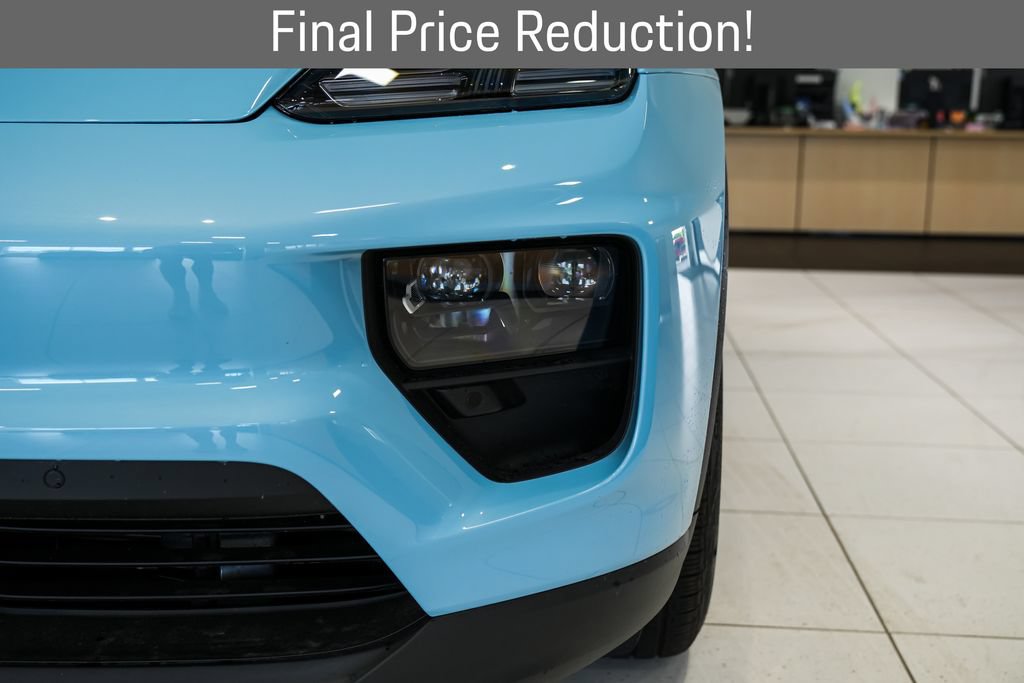 Used 2025 Porsche Macan 4S Electric AWD/4WD image 17