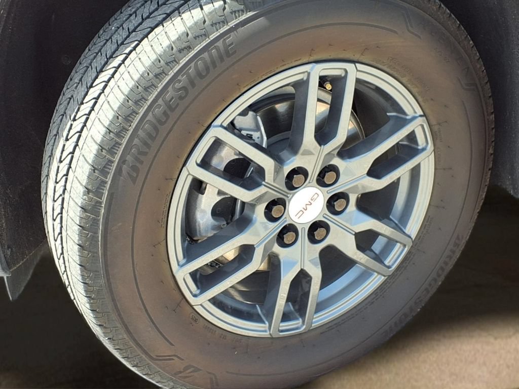 Used 2025 GMC Acadia Elevation FWD image 24