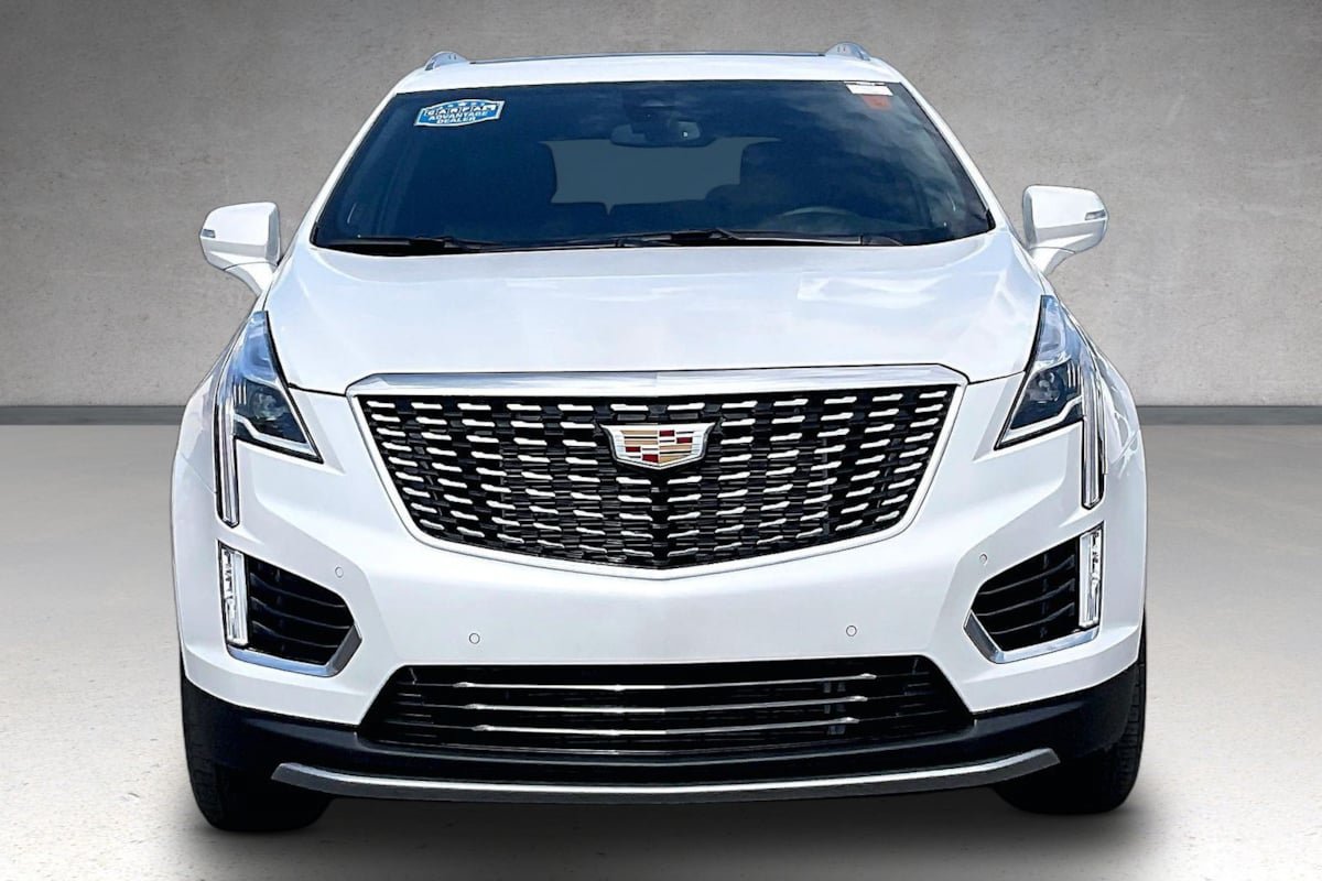 Used 2025 Cadillac XT5 Premium Luxury FWD image 3