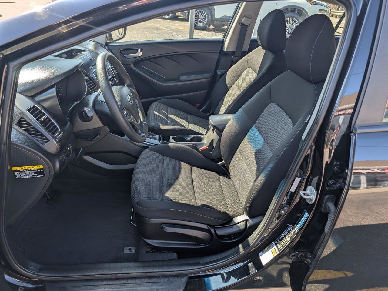 Used 2018 Kia Forte LX FWD image 13