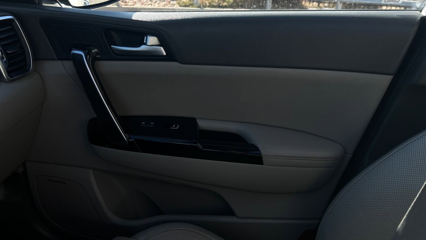 Used 2018 Kia Sportage SX image 26