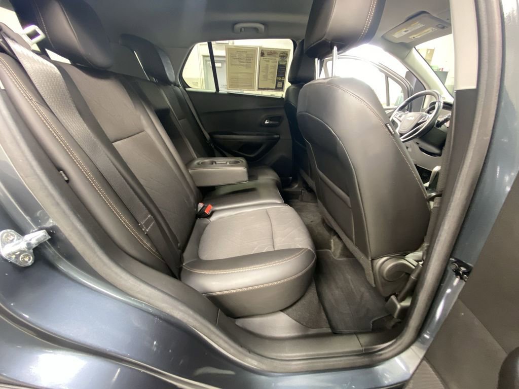 Certified 2022 Chevrolet Trax LT w/ Driver Confidence Package image 36
