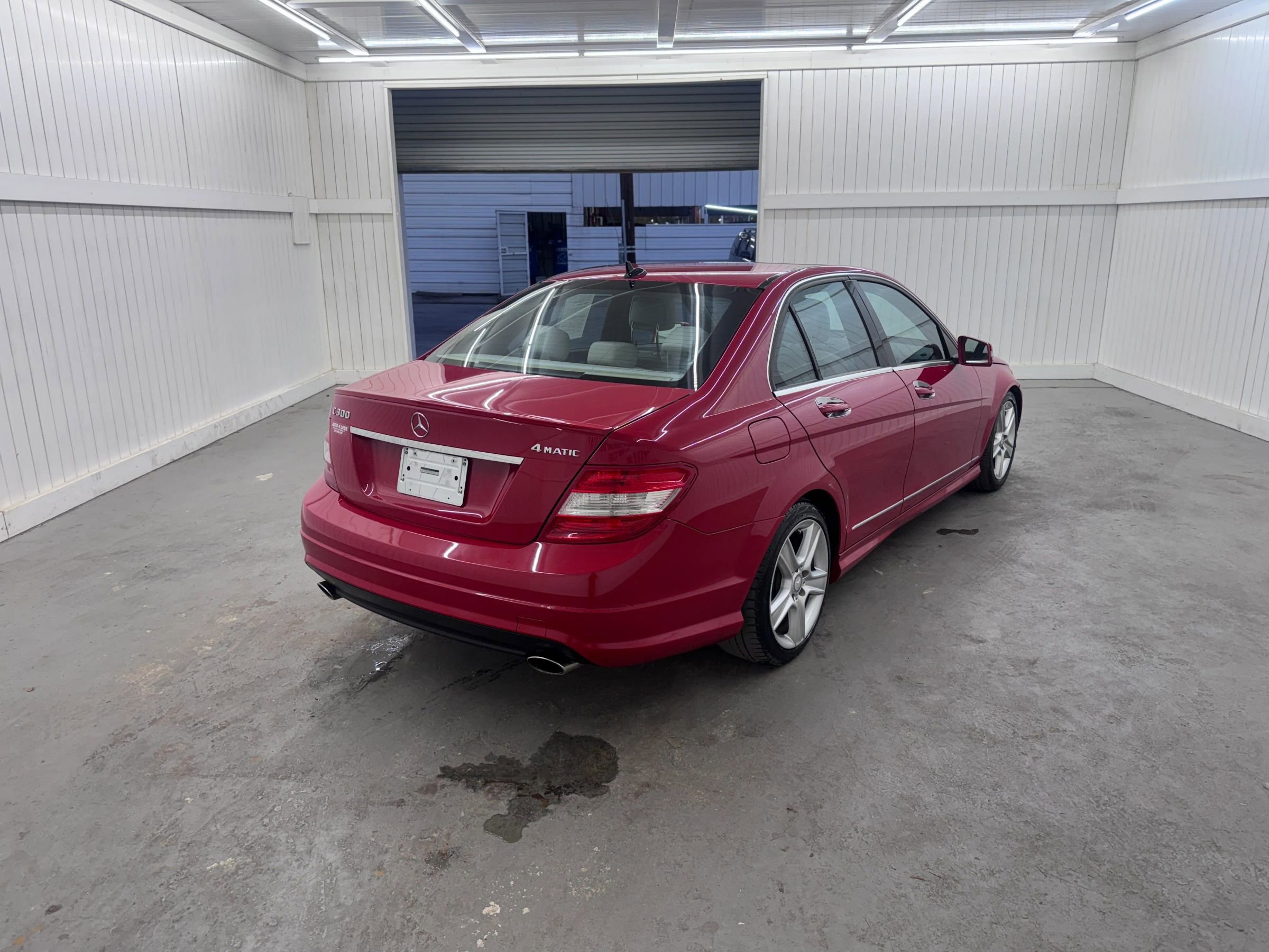Used 2011 Mercedes-Benz C 300 4MATIC Sedan image 8