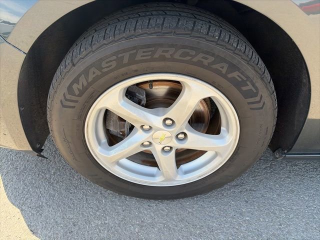 Used 2017 Chevrolet Malibu LS FWD image 10