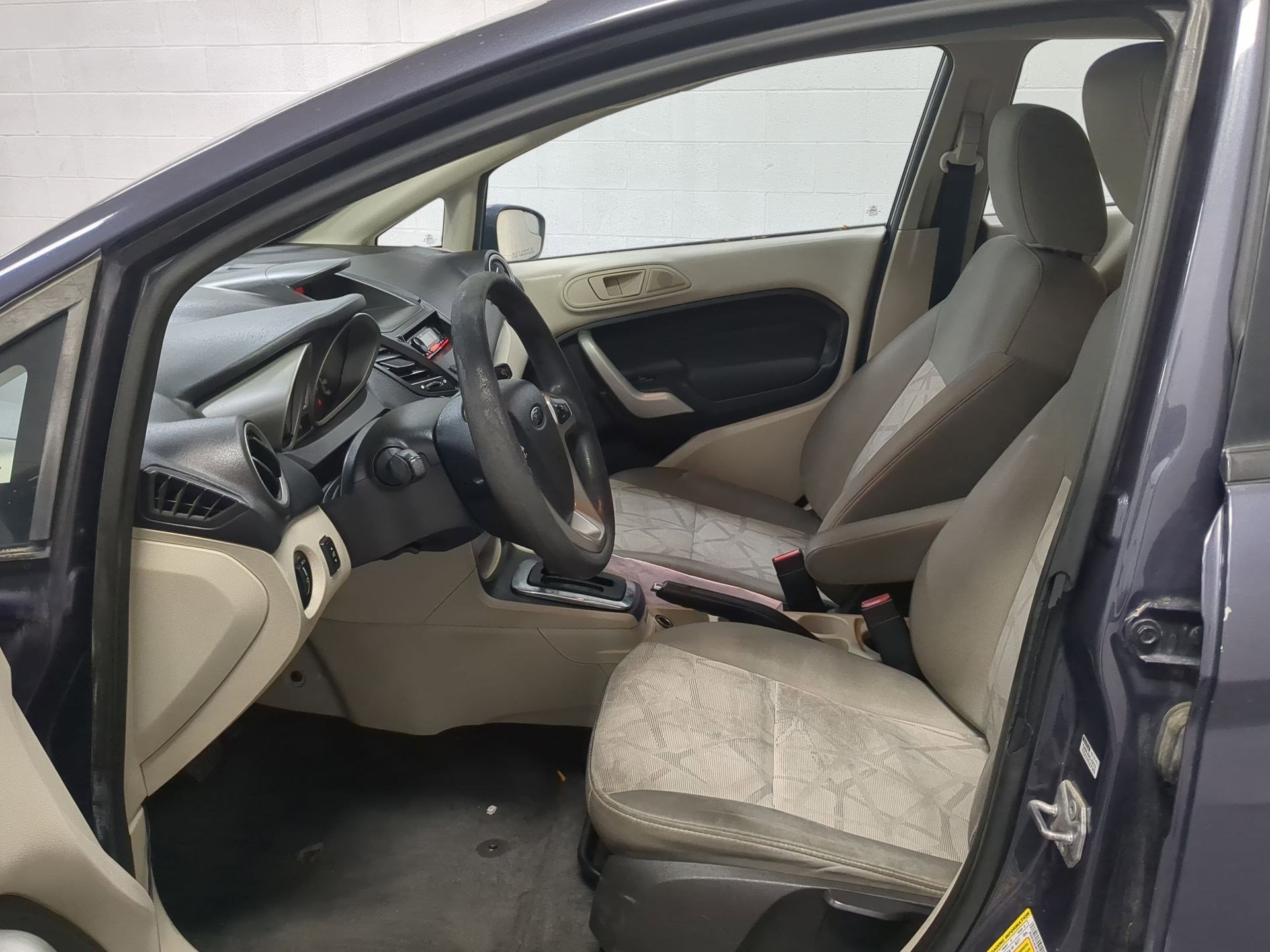 Used 2012 Ford Fiesta SE image 16