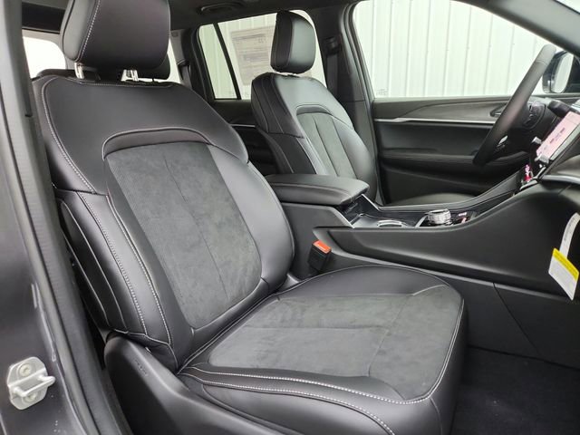 New 2026 Jeep Grand Cherokee Altitude AWD/4WD image 45