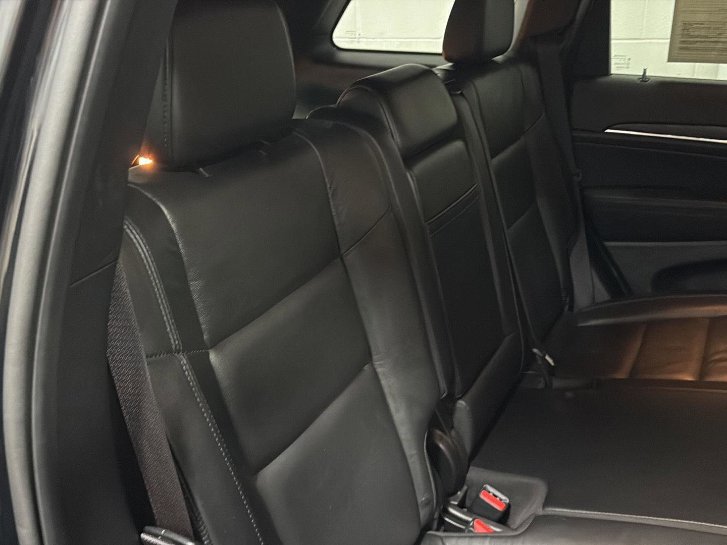 Used 2022 Jeep Grand Cherokee Limited AWD/4WD image 28