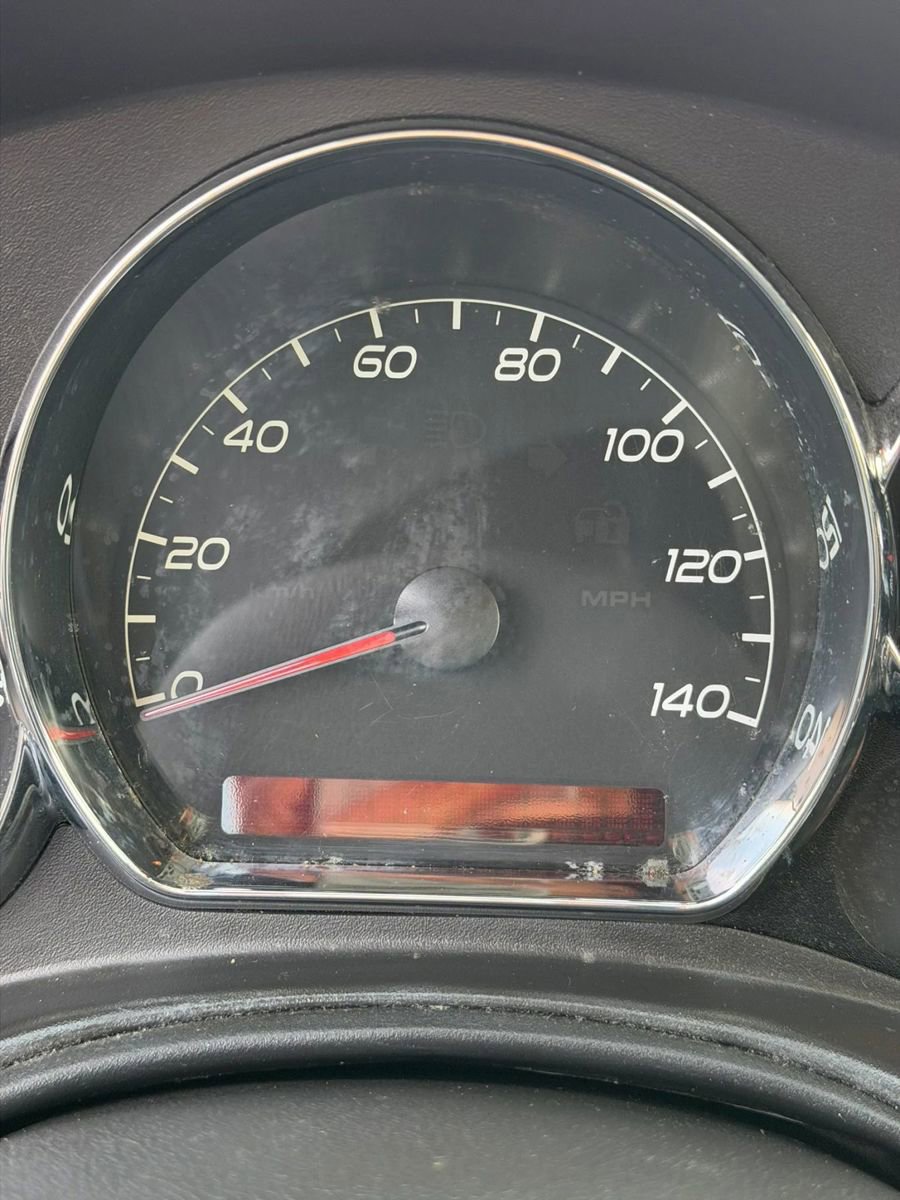 Used 2010 Pontiac G6 Sedan 4D image 31