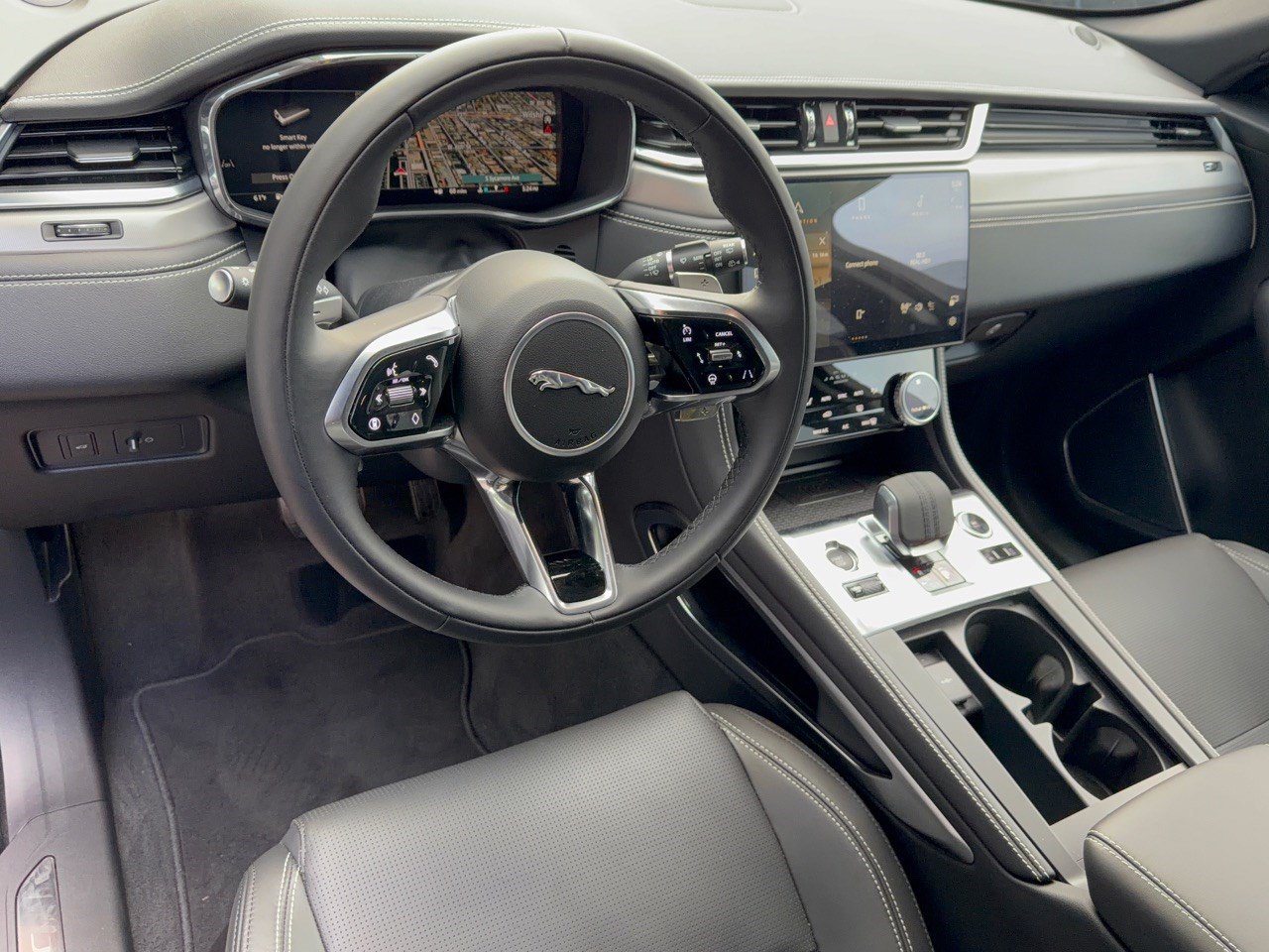 New 2026 Jaguar F-PACE R-Dynamic S AWD/4WD image 4