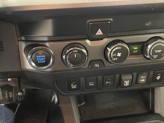 Used 2019 Toyota Tacoma TRD Off-Road AWD/4WD image 9