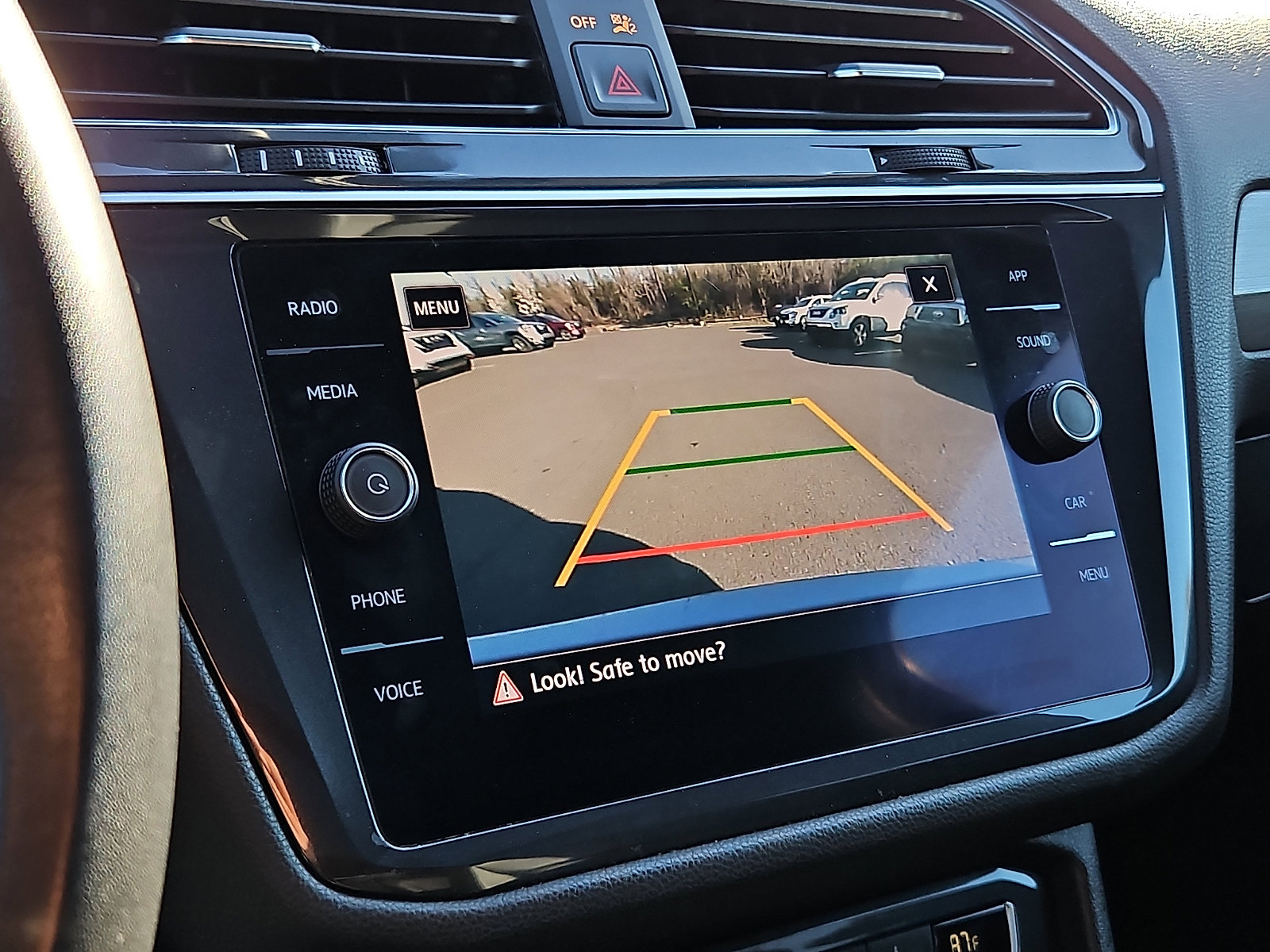 Used 2020 Volkswagen Tiguan SE R-Line image 18