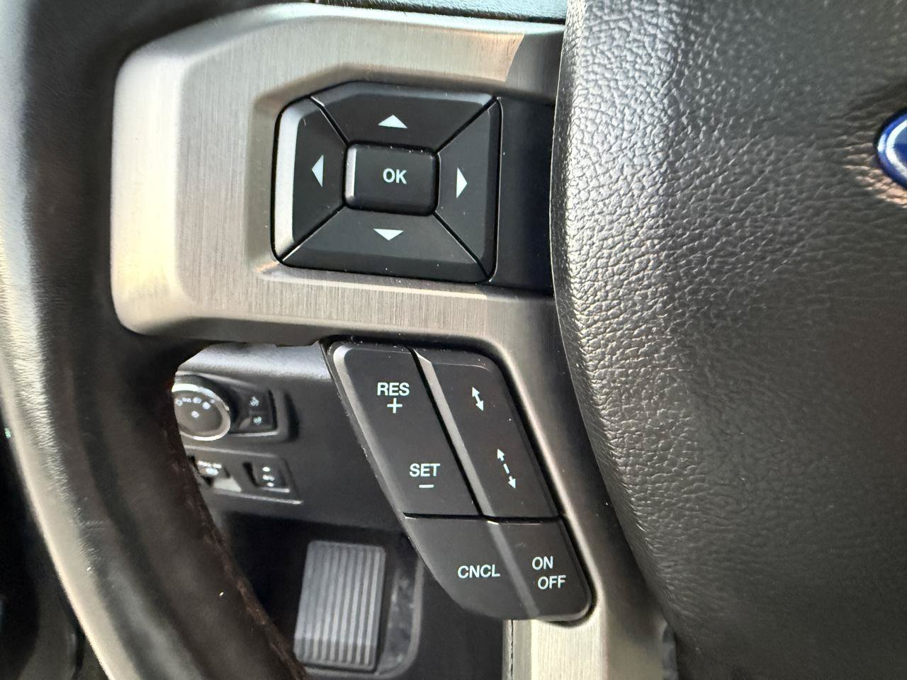 Used 2018 Ford F150 Platinum w/ Equipment Group 701A Luxury AWD/4WD image 23