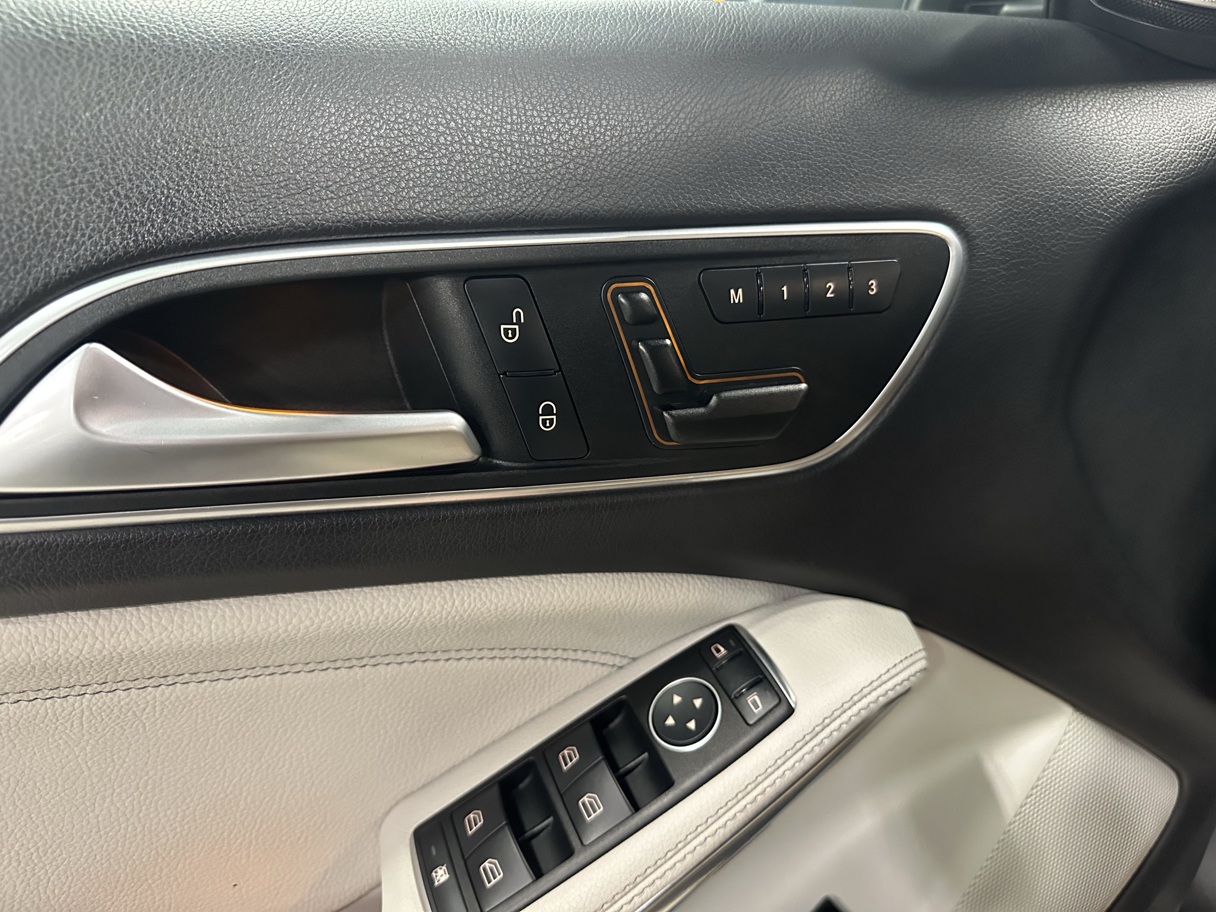 Used 2016 Mercedes-Benz GLA 250 4MATIC image 19