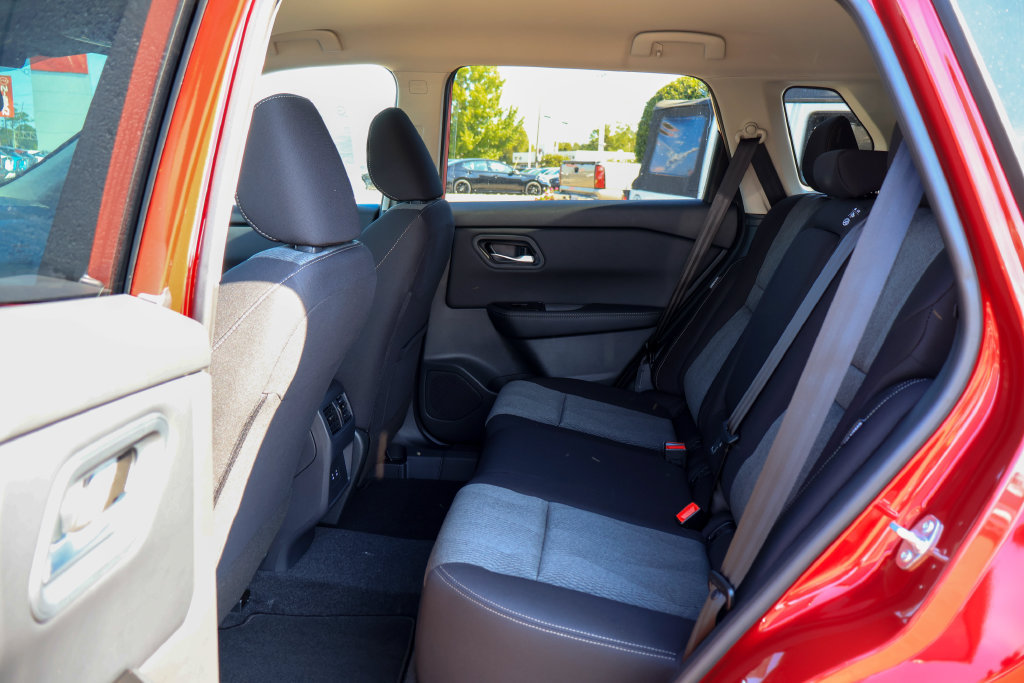 New 2026 Nissan Rogue SV FWD image 8