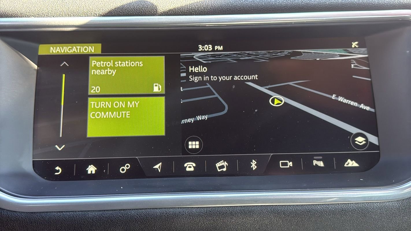 Used 2019 Land Rover Range Rover Evoque SE Premium image 23