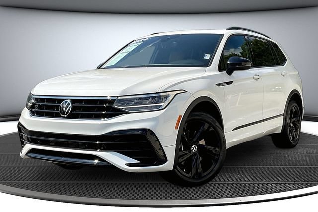 Used 2024 Volkswagen Tiguan SE R-Line