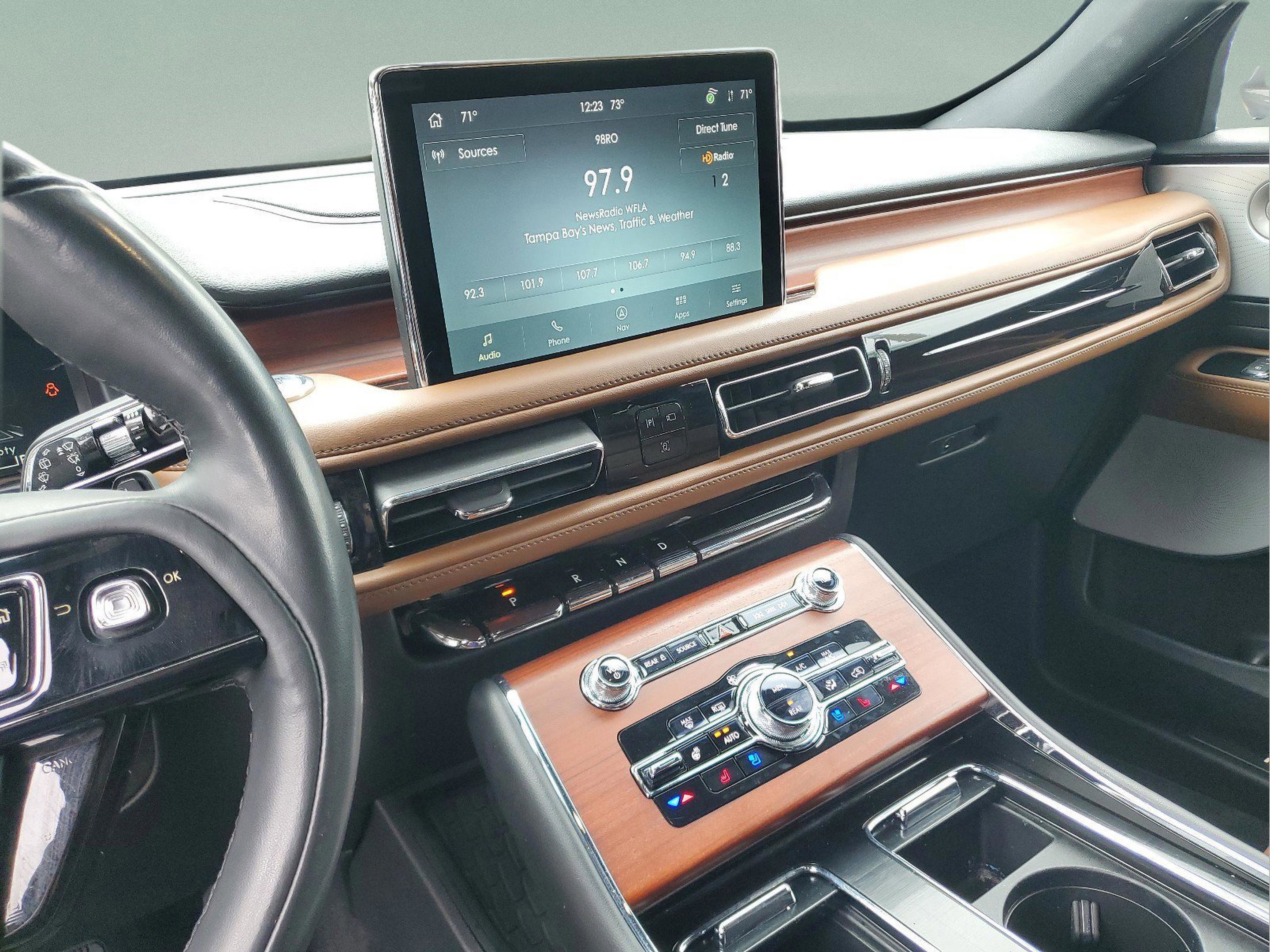 Used 2021 Lincoln Aviator Reserve w/ Equipment Group 208A image 25