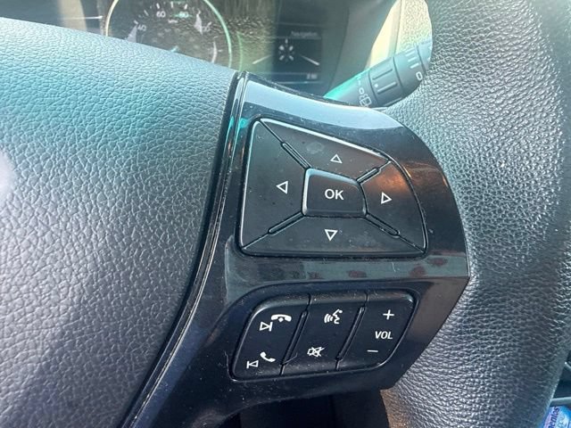 Used 2017 Ford Explorer XLT w/ Equipment Group 202A FWD image 39