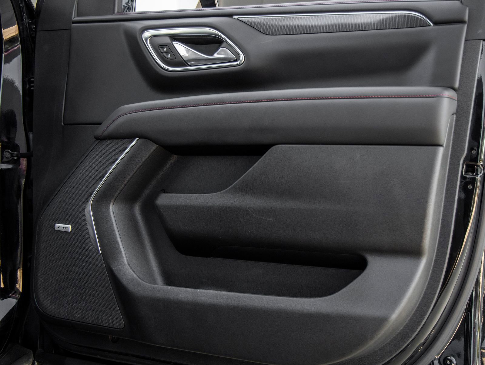 Used 2023 Chevrolet Suburban RST w/ Luxury Package image 37