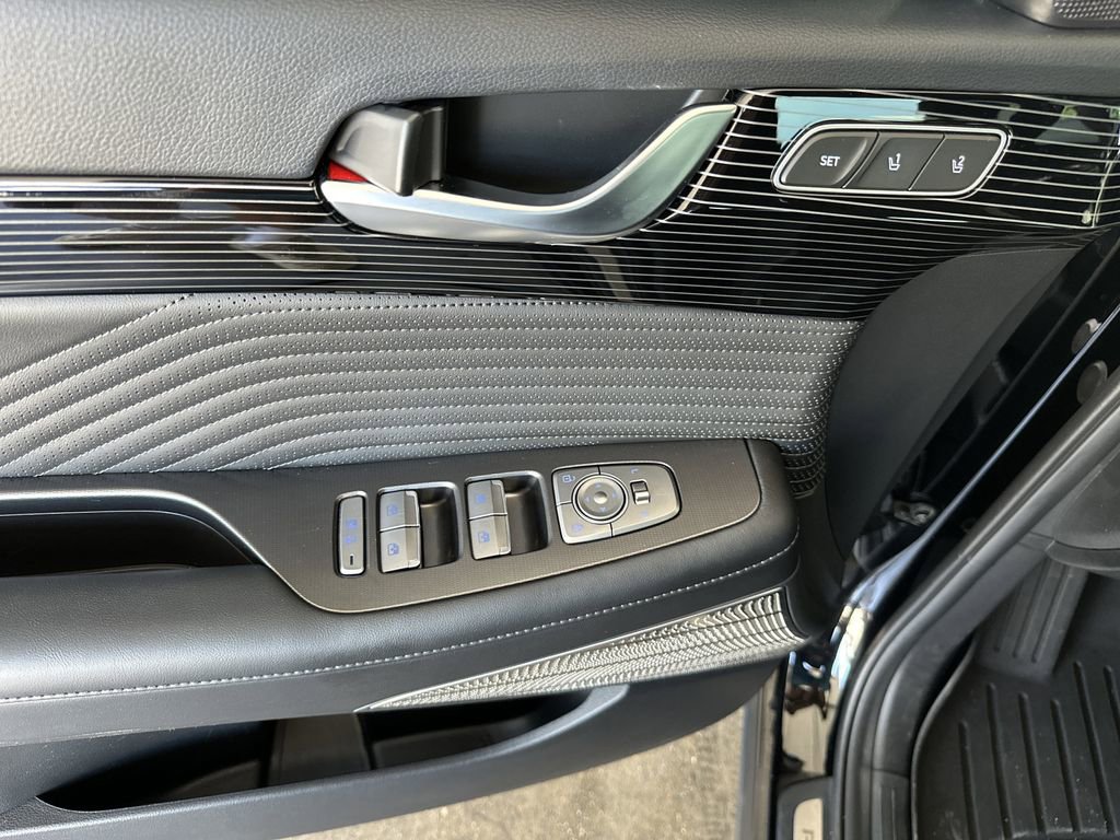 Used 2025 Hyundai Palisade Calligraphy image 12
