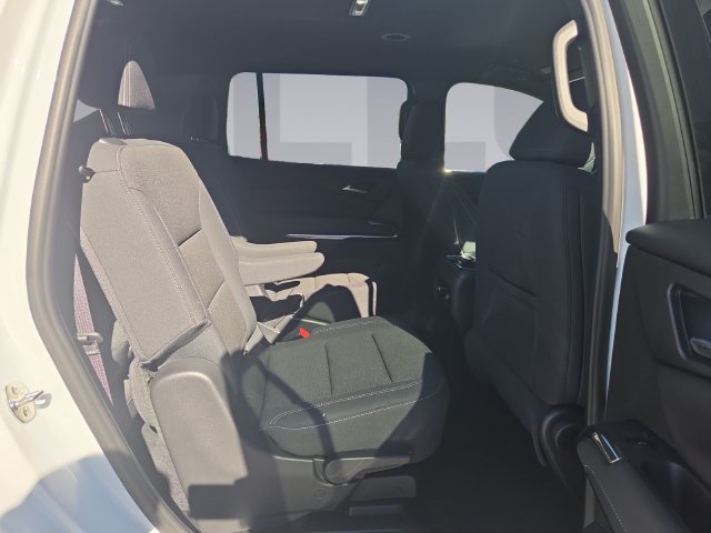 Used 2026 Chevrolet Traverse LT w/ LPO, Floor Liner Package FWD image 18