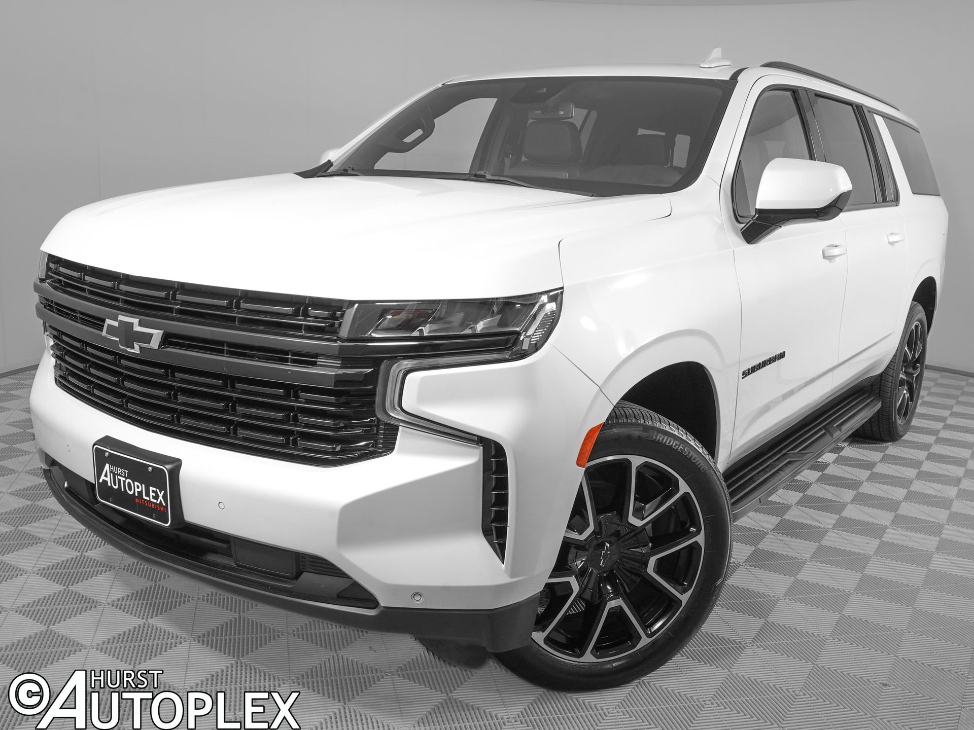 Used 2024 Chevrolet Suburban RST RWD image 1