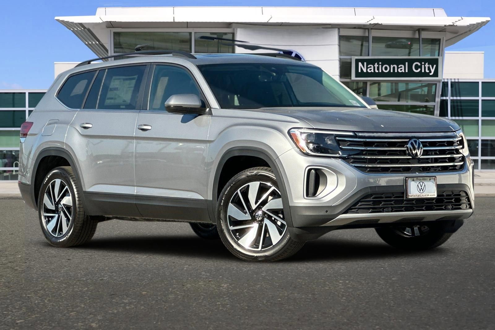 New 2026 Volkswagen Atlas SE image 2