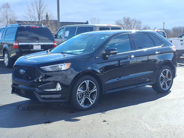 Used 2023 Ford Edge ST image 3