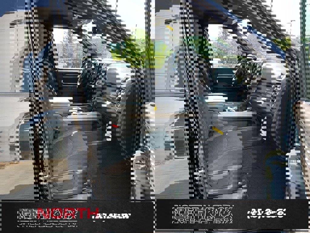 New 2025 RAM 3500 Big Horn image 26