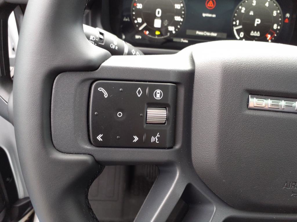 Used 2025 Land Rover Defender 110 S image 15