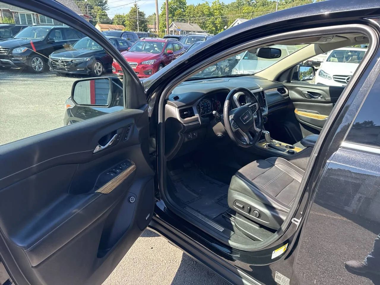 Used 2019 GMC Acadia Denali w/ Technology Package AWD/4WD image 8