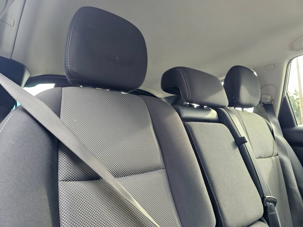 Used 2018 Nissan Pathfinder SV image 12