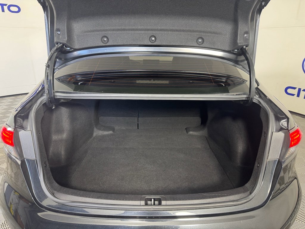 Used 2022 Toyota Corolla XSE image 35