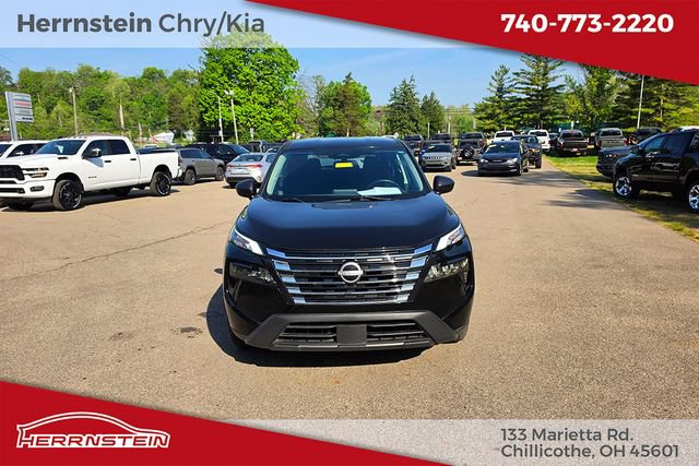 Used 2024 Nissan Rogue S AWD/4WD image 2