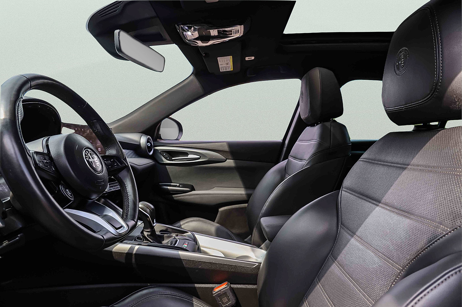 Used 2024 Alfa Romeo Tonale Veloce w/ Premium Interior Package AWD/4WD image 9