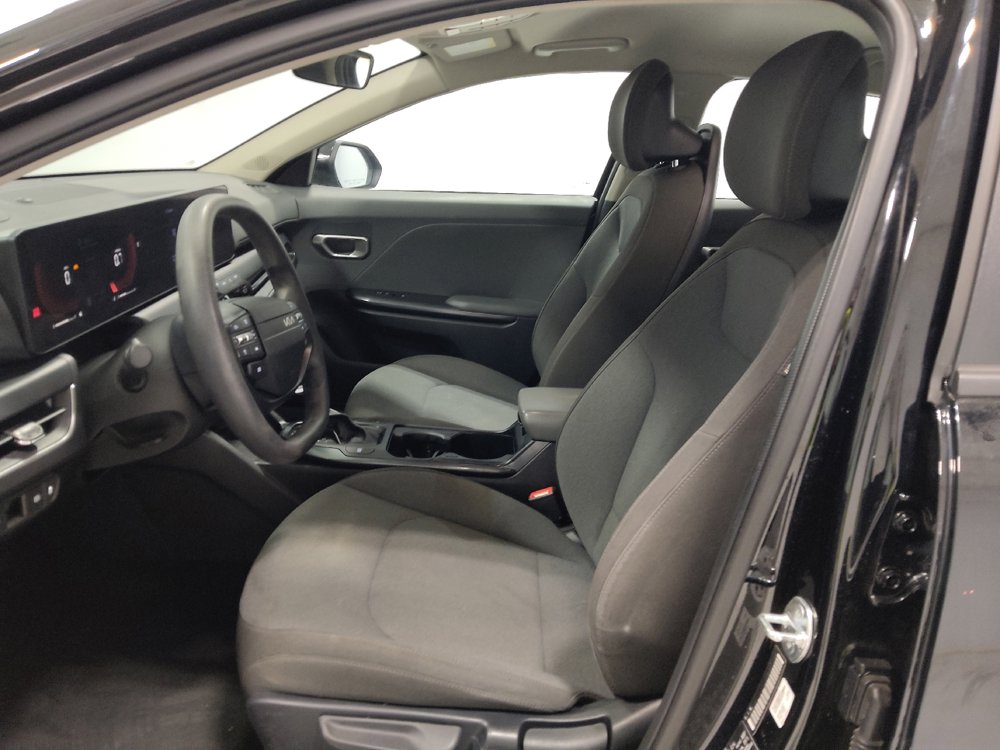 Used 2025 Kia K4 LXS image 17