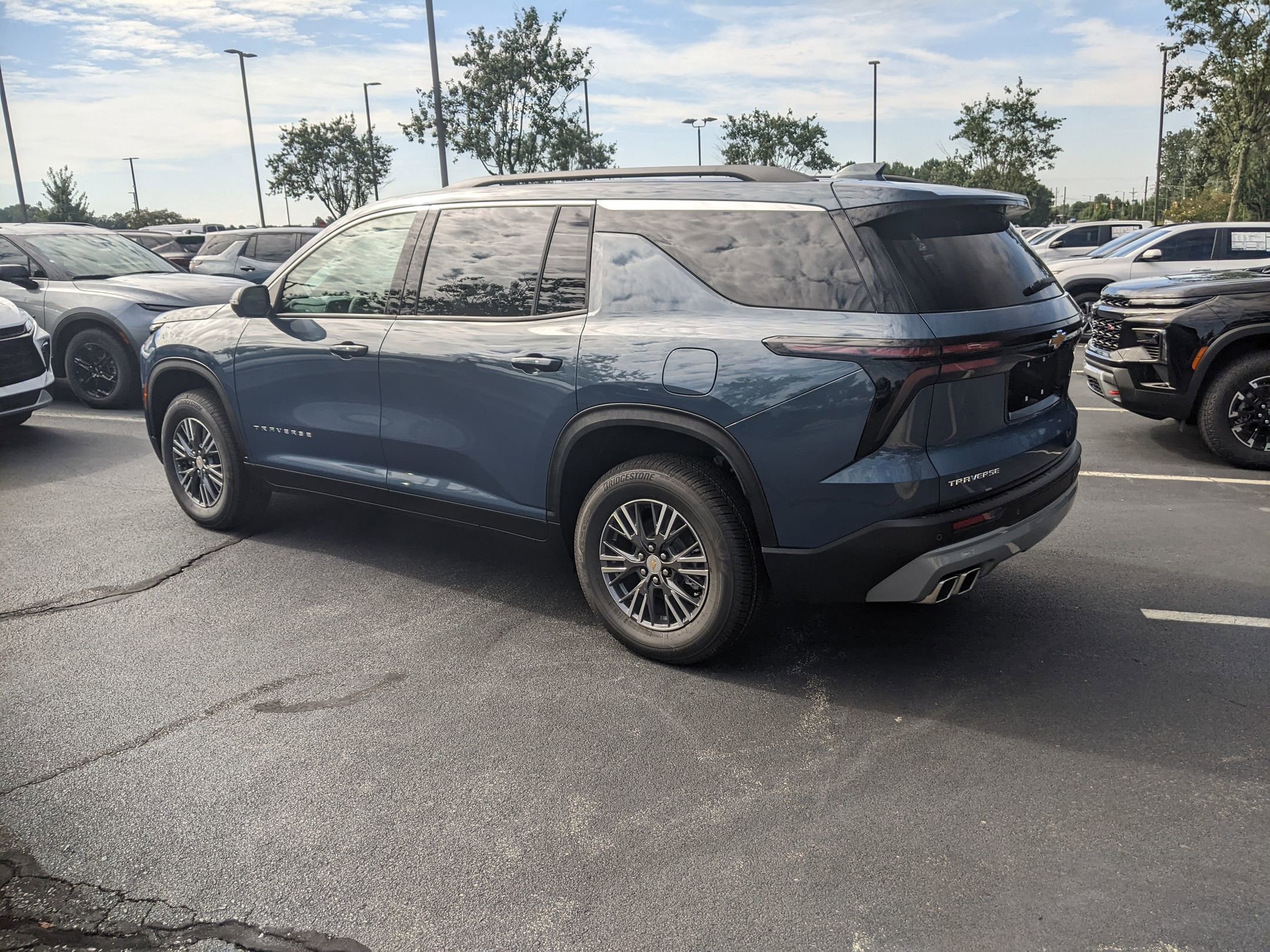 New 2026 Chevrolet Traverse LT w/ Driver Confidence Package FWD image 6