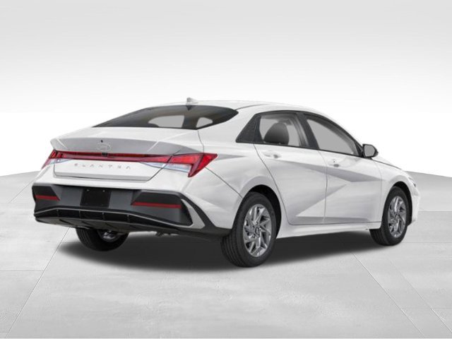 Used 2024 Hyundai Elantra SEL FWD image 32