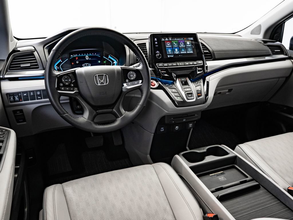Used 2024 Honda Odyssey Elite image 4
