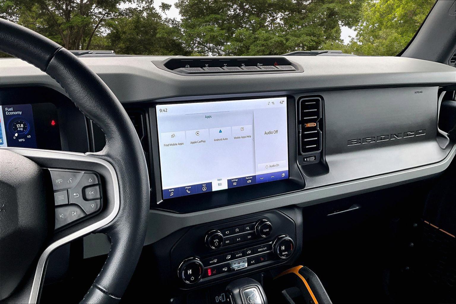 Used 2023 Ford Bronco Badlands image 9