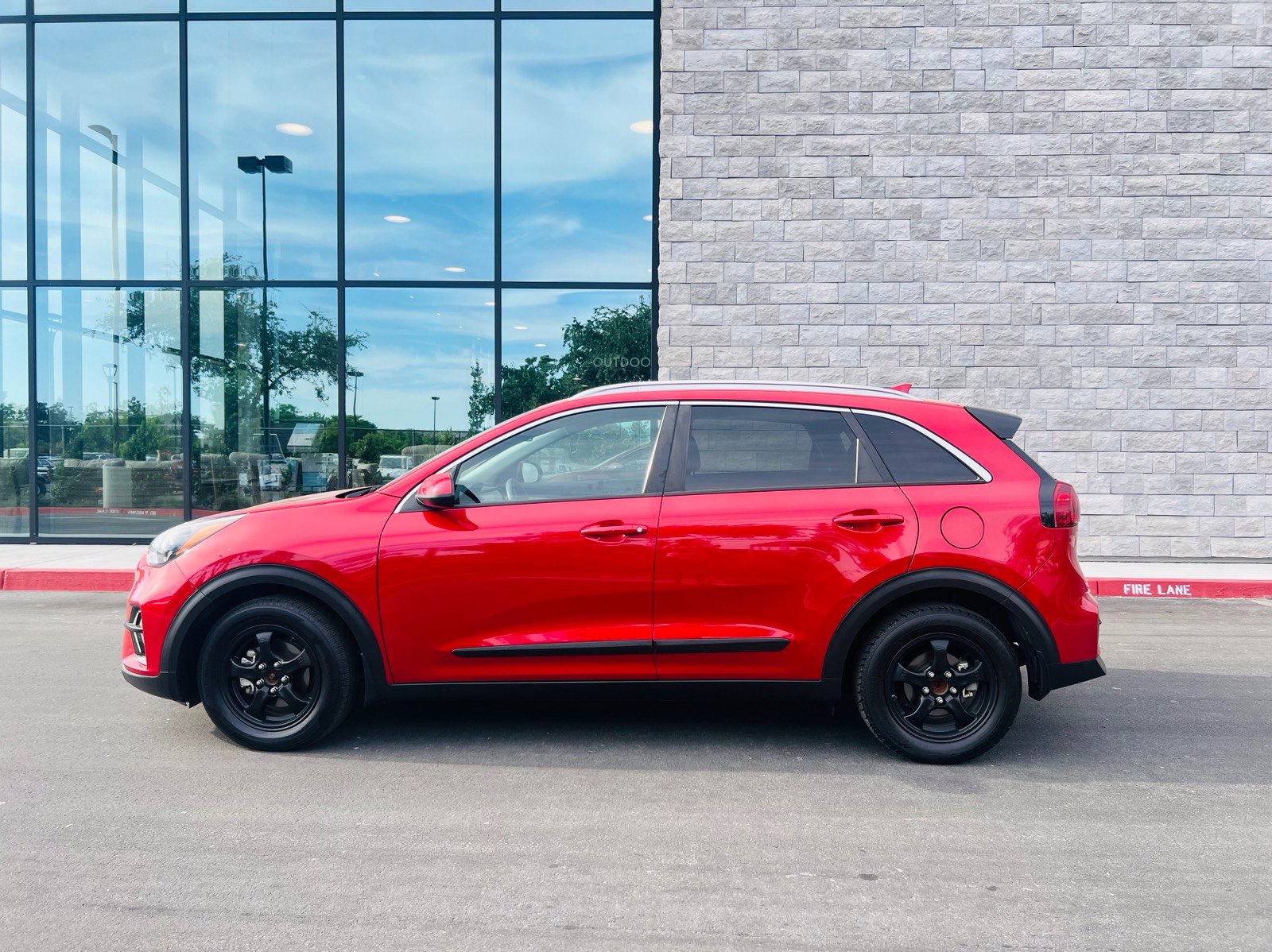 Used 2022 Kia Niro LX FWD image 3