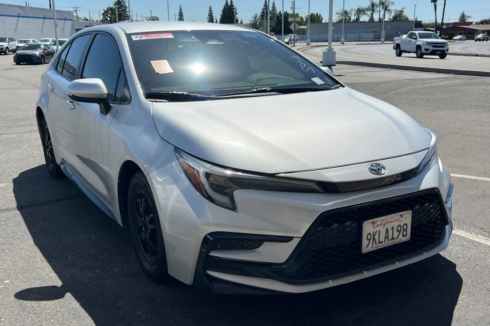 Used 2024 Toyota Corolla SE FWD image 3