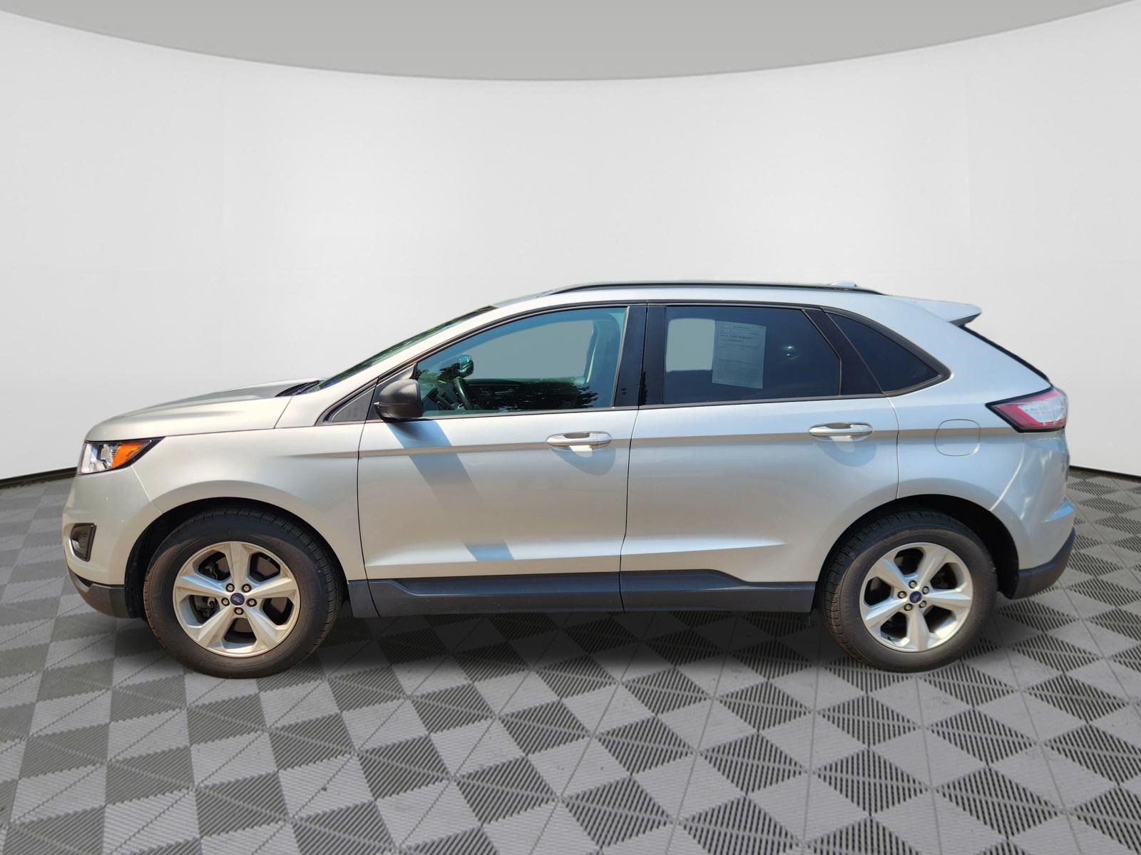 Used 2016 Ford Edge SE AWD/4WD image 5