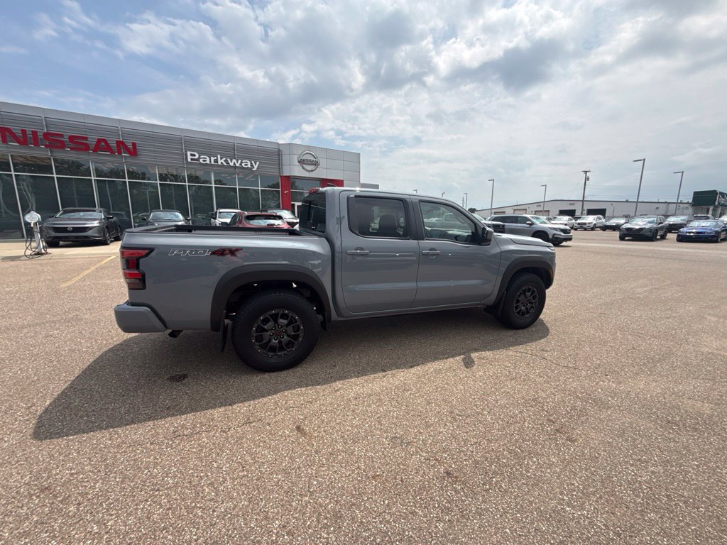 Used 2023 Nissan Frontier PRO-4X w/ Pro-4X Premium Package AWD/4WD image 9