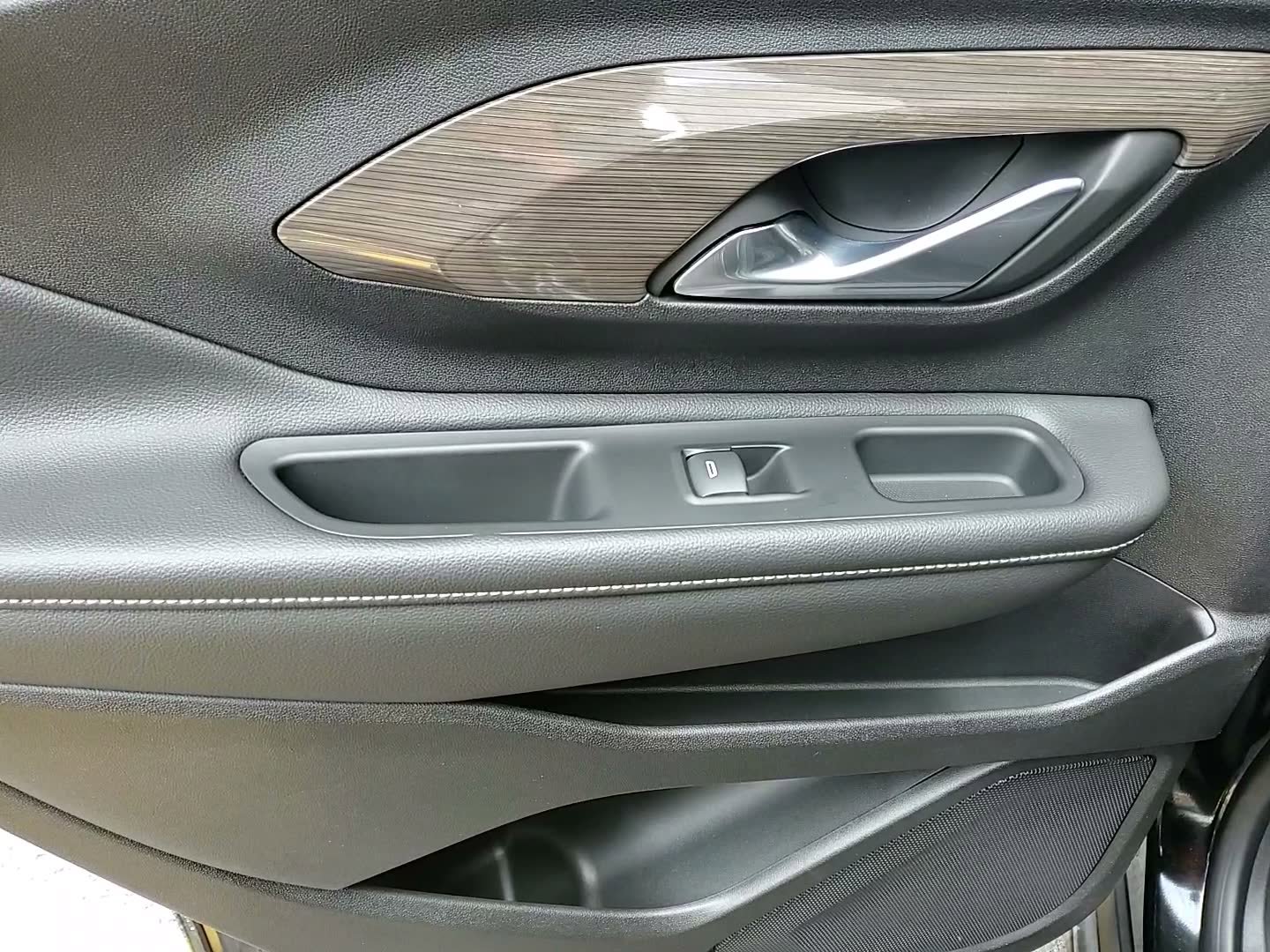 Used 2023 GMC Terrain Denali w/ LPO, Floor Liner Package image 15