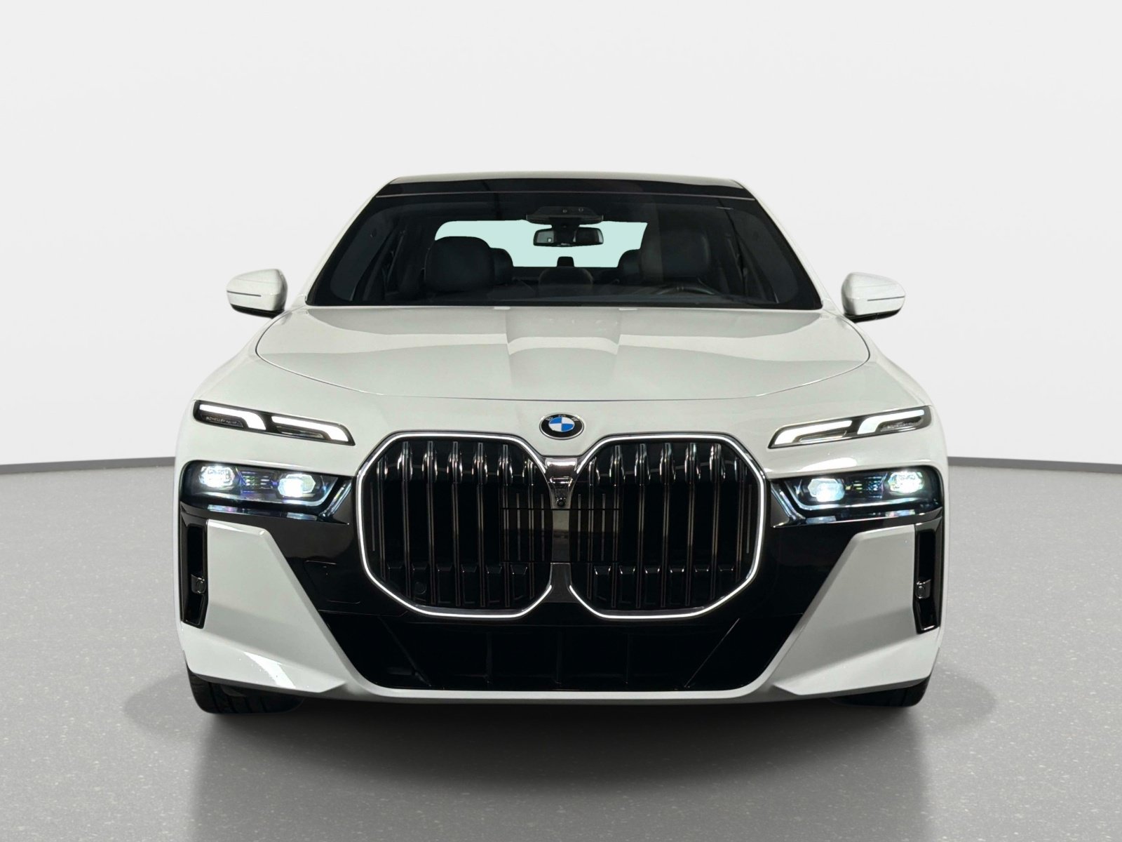 Used 2023 BMW 760i xDrive AWD/4WD image 8