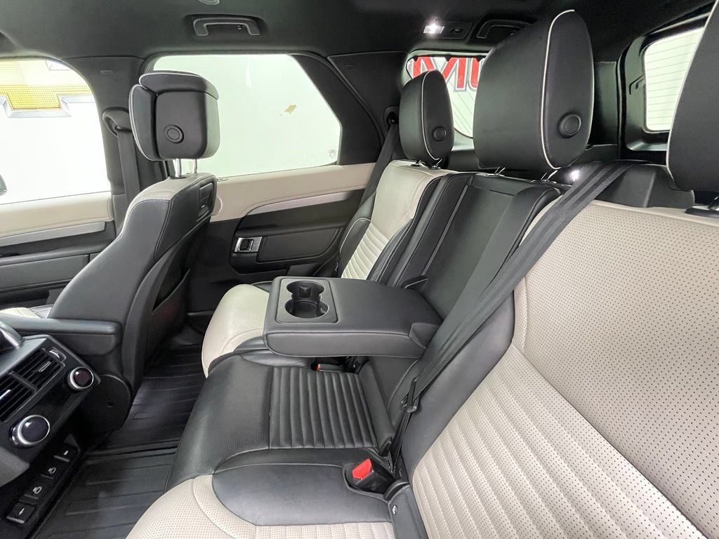 Used 2022 Land Rover Discovery HSE R-Dynamic AWD/4WD image 11