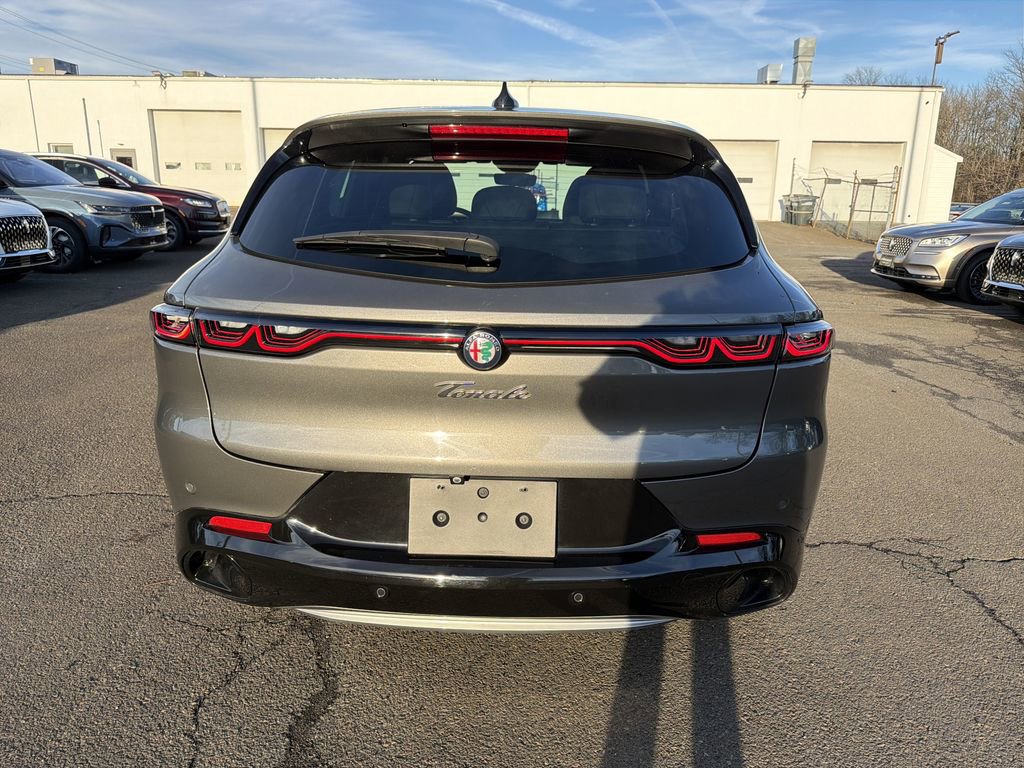 Used 2024 Alfa Romeo Tonale Ti w/ Premium Interior Package image 4