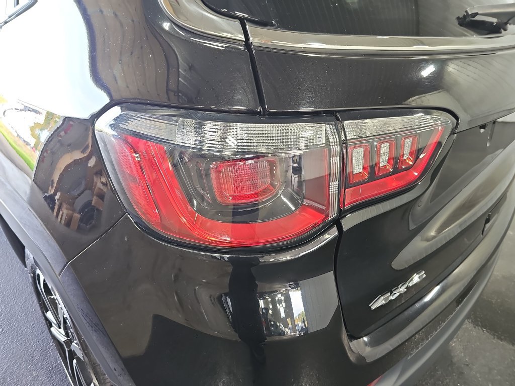 Used 2022 Jeep Compass Limited w/ Sun and Sound Group AWD/4WD image 34