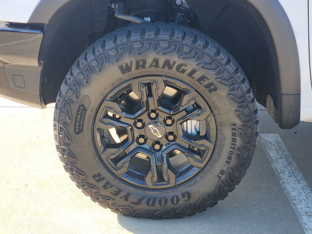 Used 2023 Chevrolet Silverado 1500 ZR2 w/ Technology Package image 15